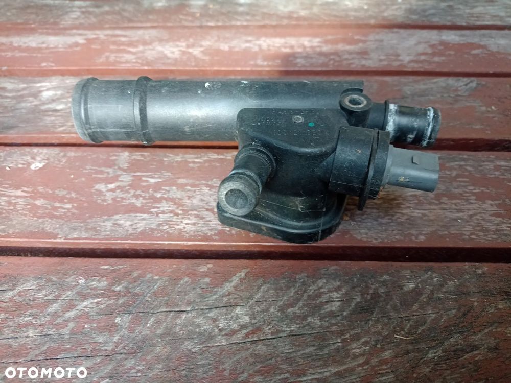 VW króciec płynu chłodzącego głowic 038121132D - 3