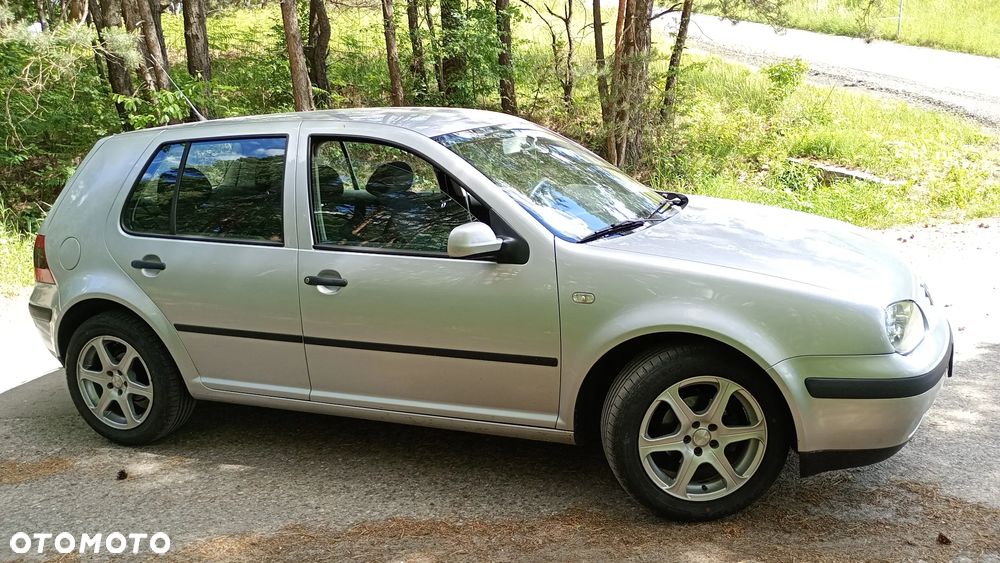 Volkswagen Golf 1.6 Comfortline - 2