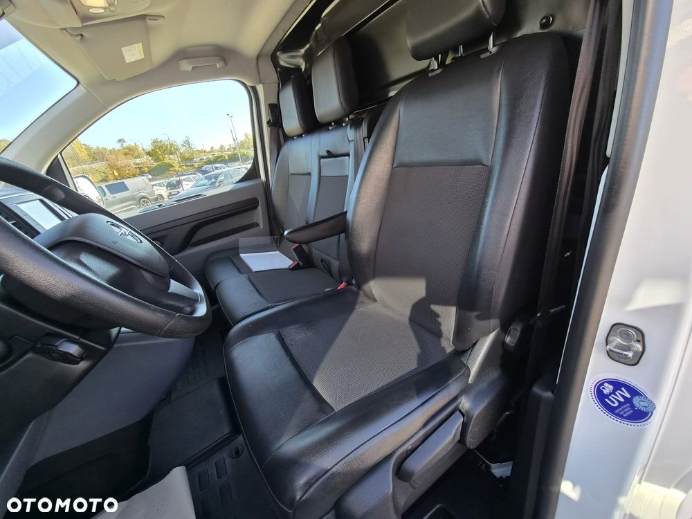 Opel Vivaro - 24