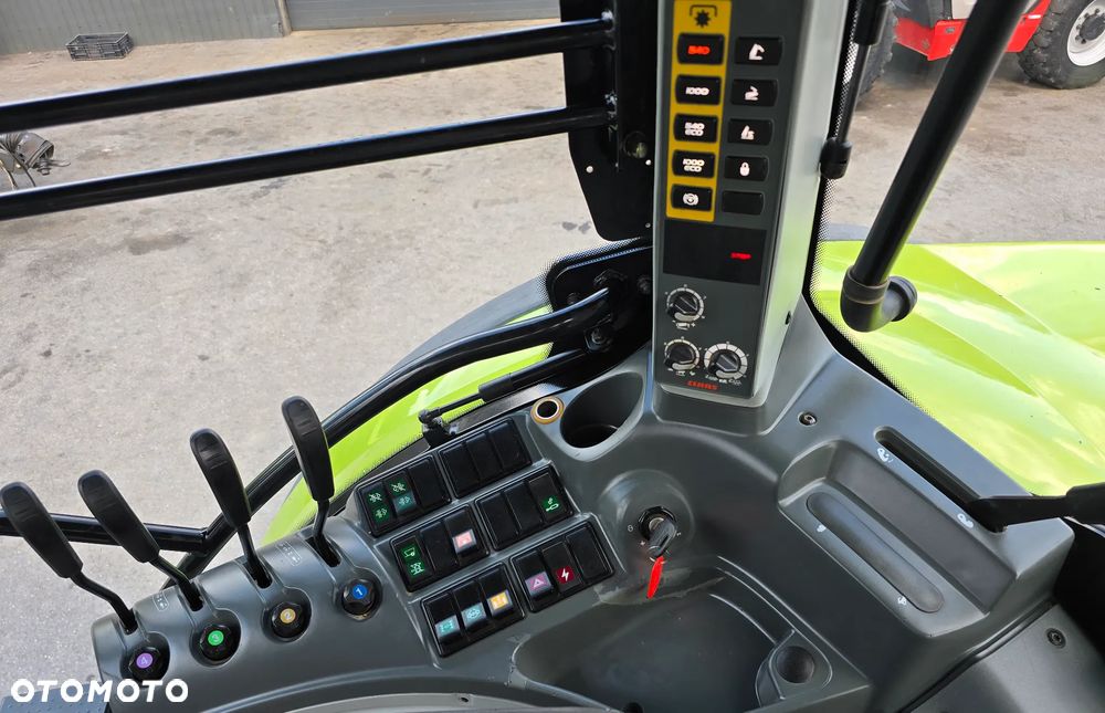 Claas Arion 640 CIS - 9