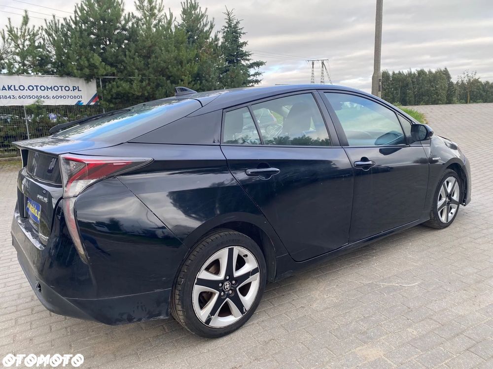 Toyota Prius (Hybrid) - 2