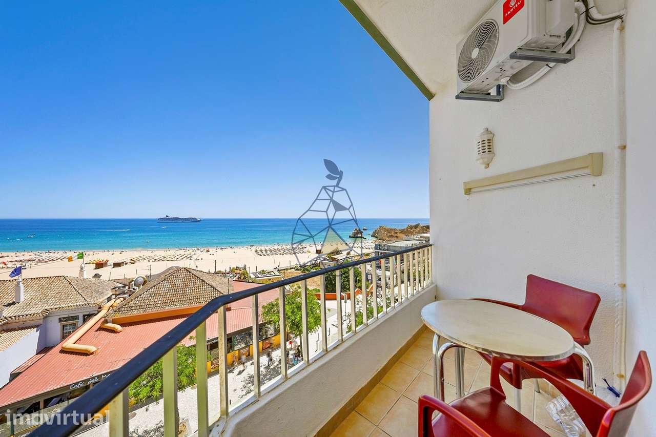 Apartamento T1 Renovado com Vista Mar na Praia da Rocha - Grande imagem: 3/40