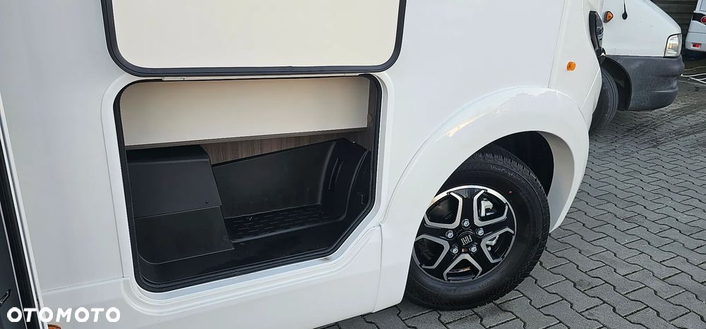 McLOUIS NEVIS 879G - 29