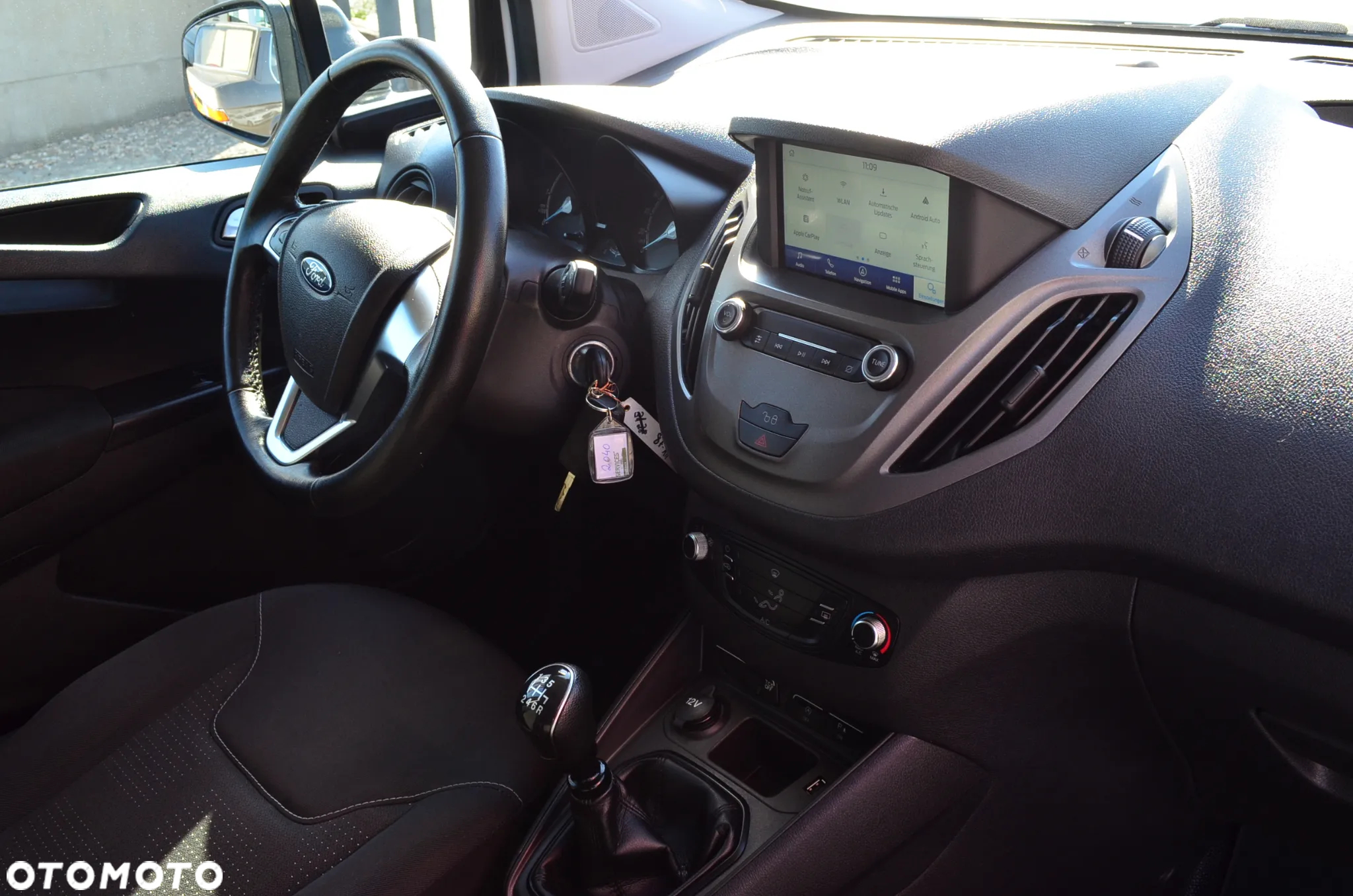Ford Transit Courier - 8
