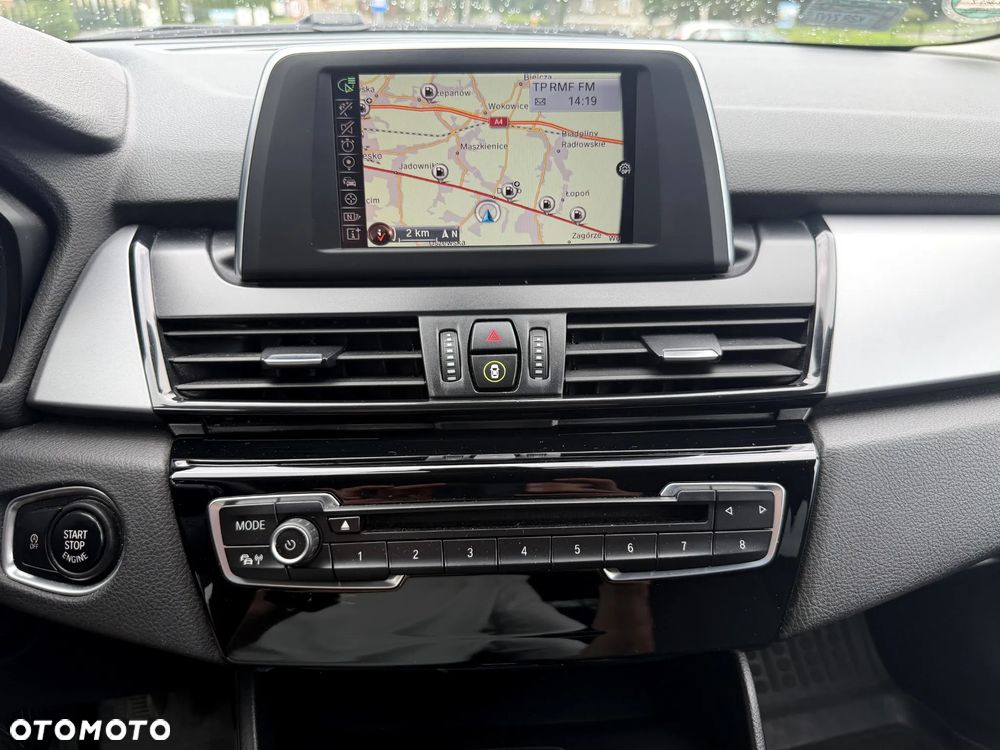 BMW Seria 2 218d - 18