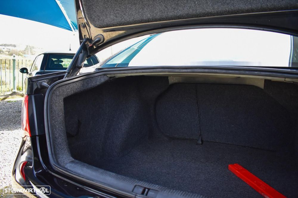 VW Jetta 1.6 TDi Highline - 6