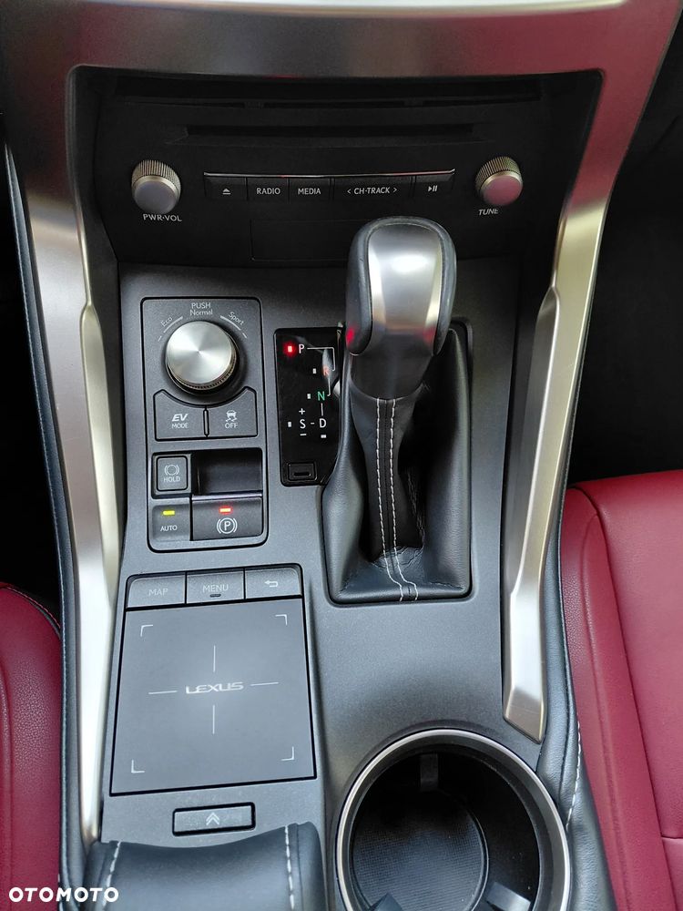 Lexus NX 300h Prestige AWD - 26
