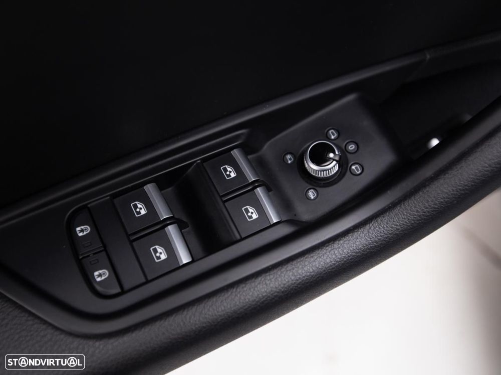 Audi A4 35 TDI S line S tronic - 16