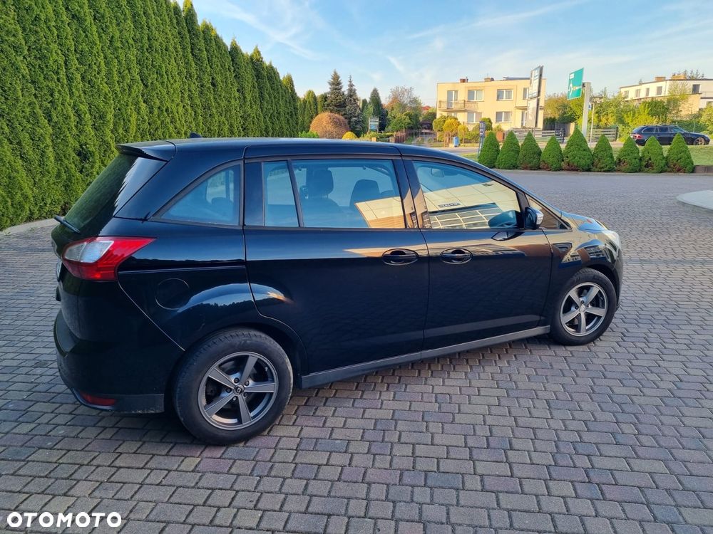 Ford Grand C-MAX - 10