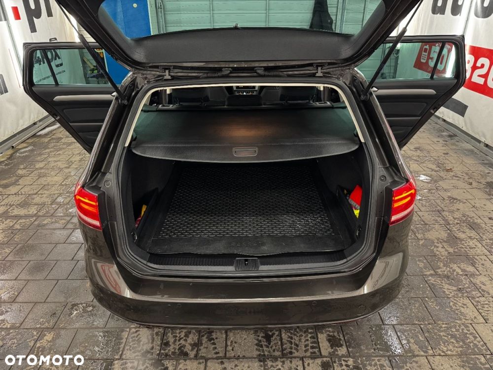 Volkswagen Passat - 35