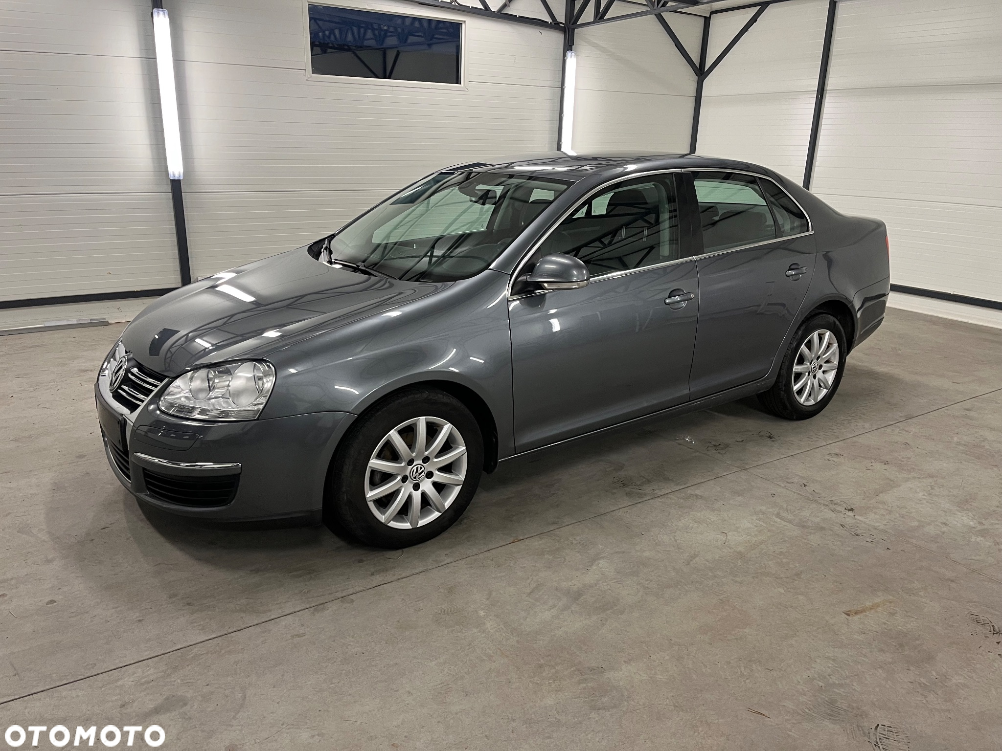 Volkswagen Jetta 1.9 TDI Comfortline - 2