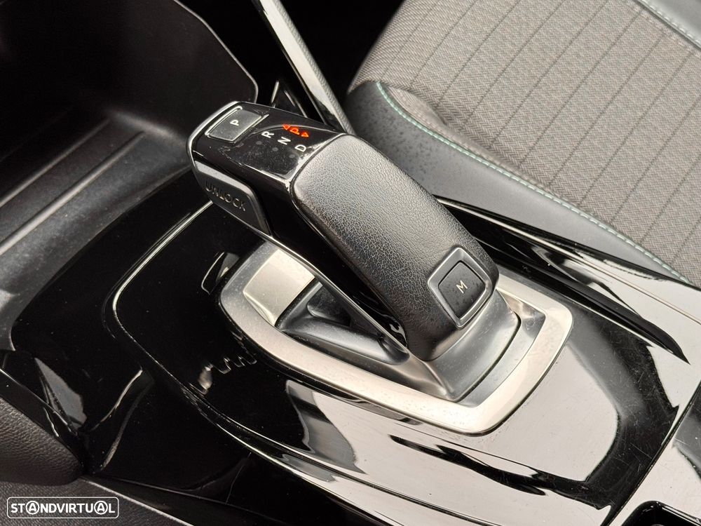 Peugeot 2008 PureTech 130 EAT8 Allure - 19