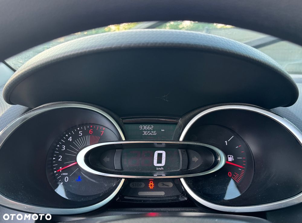 Renault Clio 1.2 16V Life - 17
