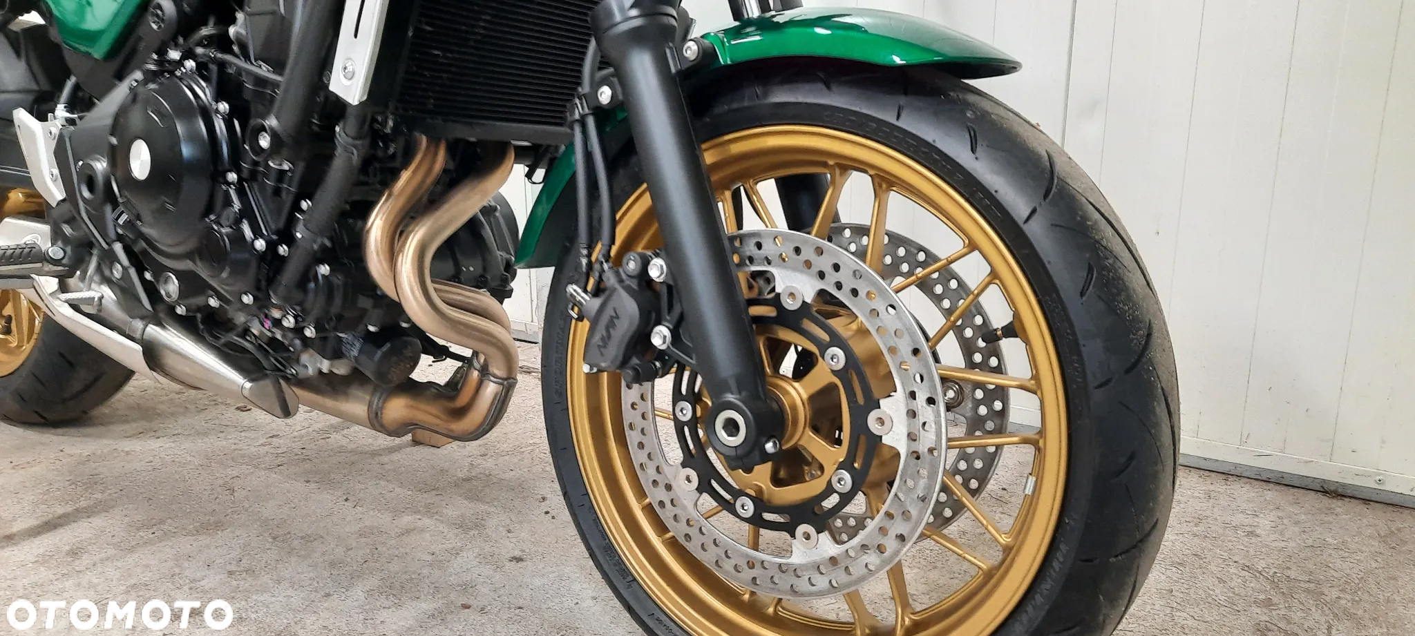 Kawasaki Z 650 RS - 2