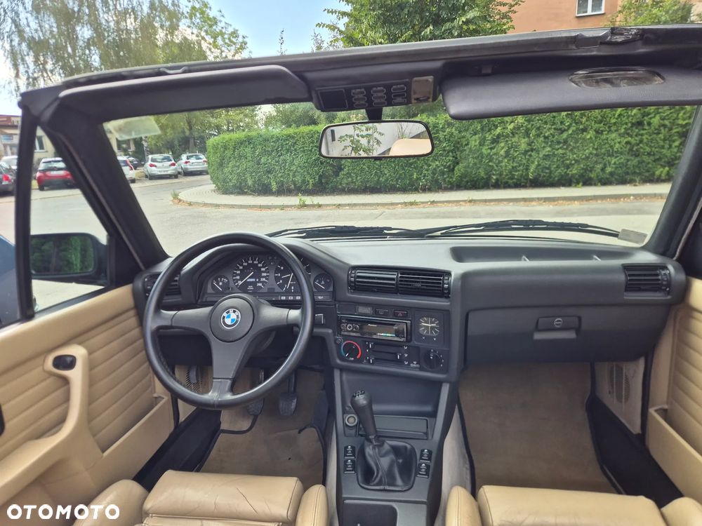 BMW Seria 3 320i - 12