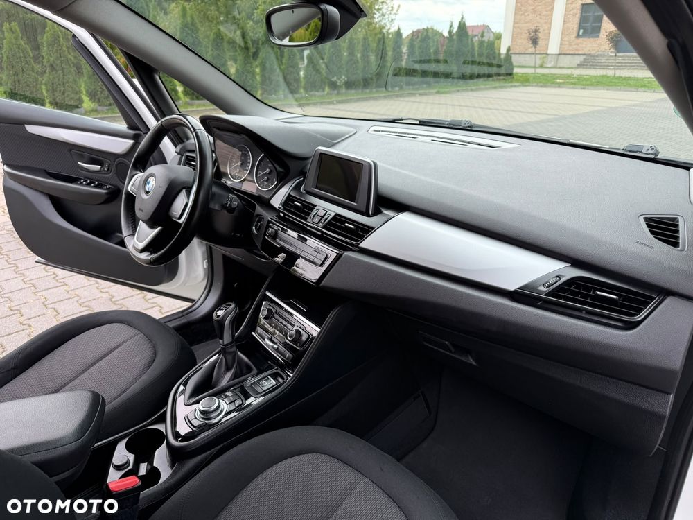 BMW Seria 2 216d - 33