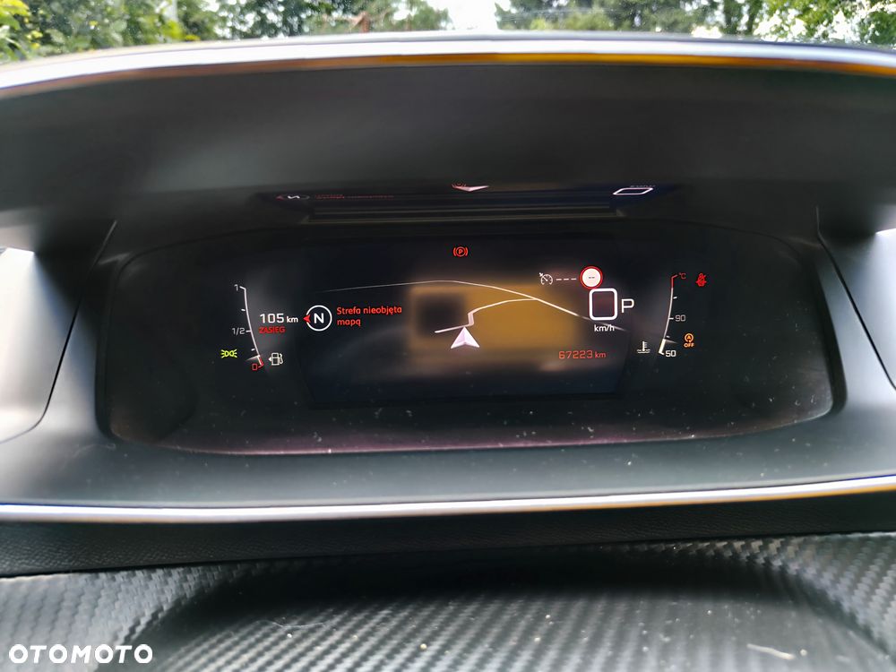 Peugeot 2008 BlueHDi 130 Allure S&S EAT8 - 17