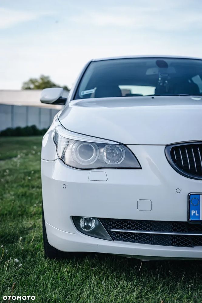 BMW Seria 5 525d Touring - 8
