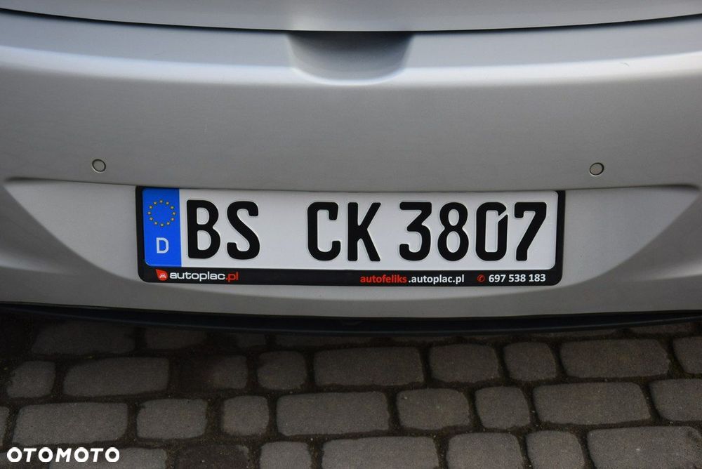 Hyundai i30 1.6 CRDi Fifa World Cup Edition - 11