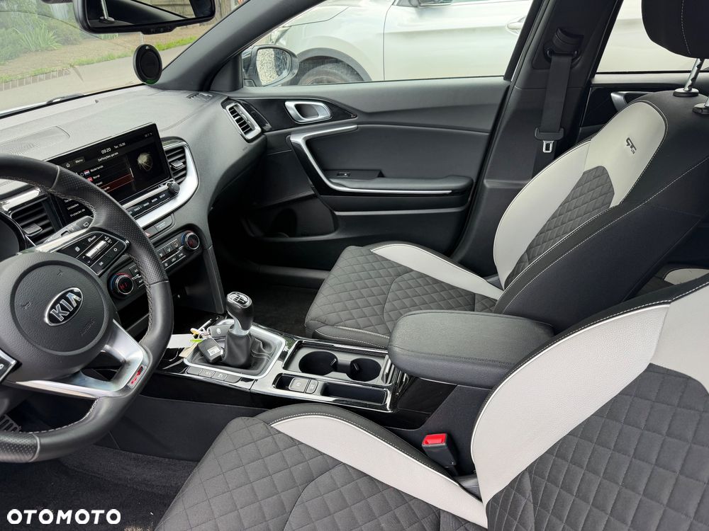 Kia Ceed 1.6 CRDi Eco-Dynamics+ (48V Mild-Hybrid) GT Line - 7