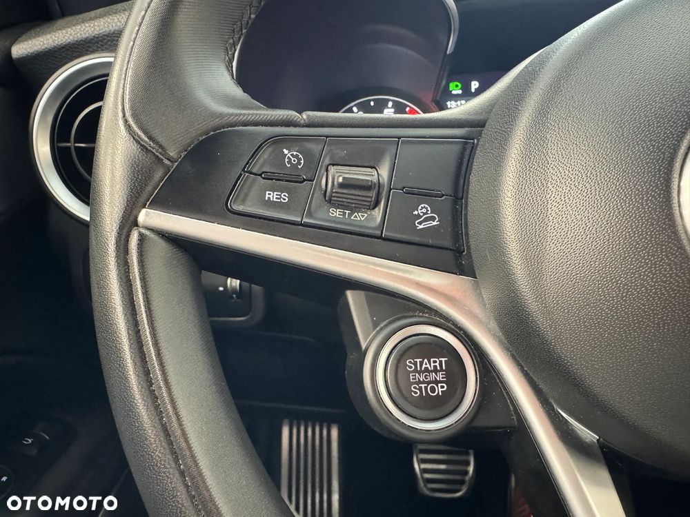 Alfa Romeo Stelvio 2.0 Turbo TI Q4 - 17