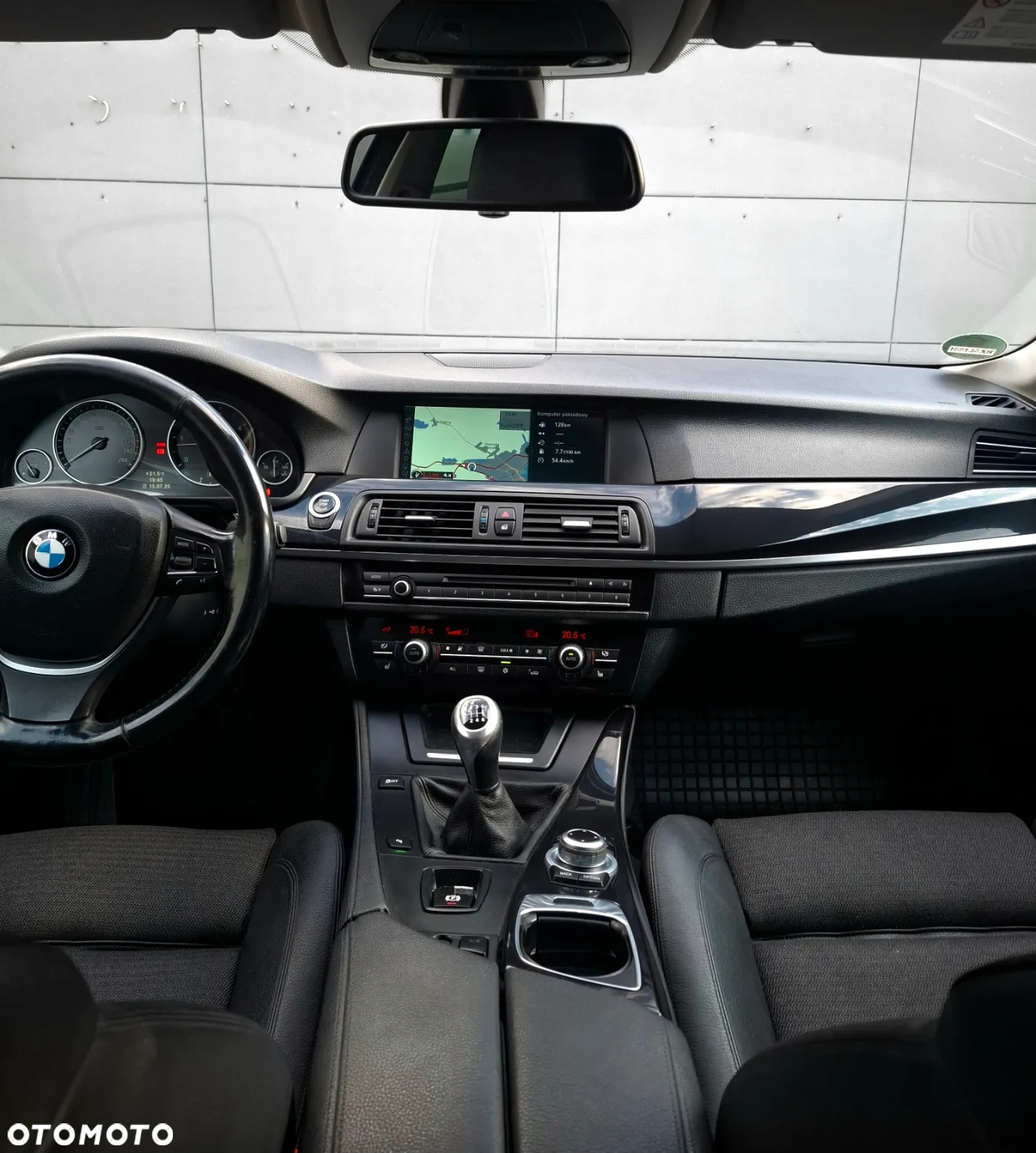 BMW Seria 5 525d - 23