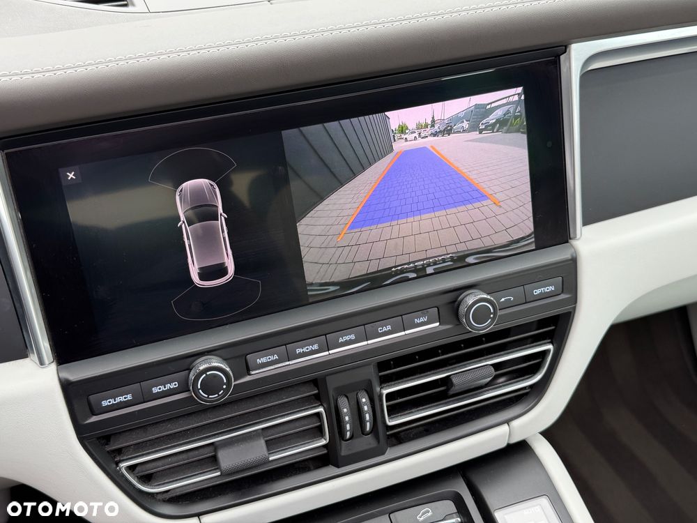 Porsche Macan - 29