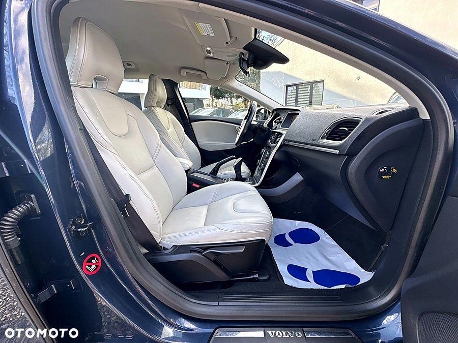 Volvo V40 D2 Summum - 19