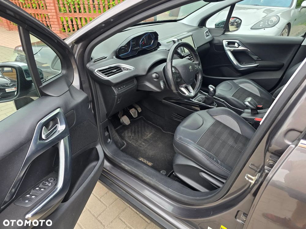 Peugeot 2008 - 9