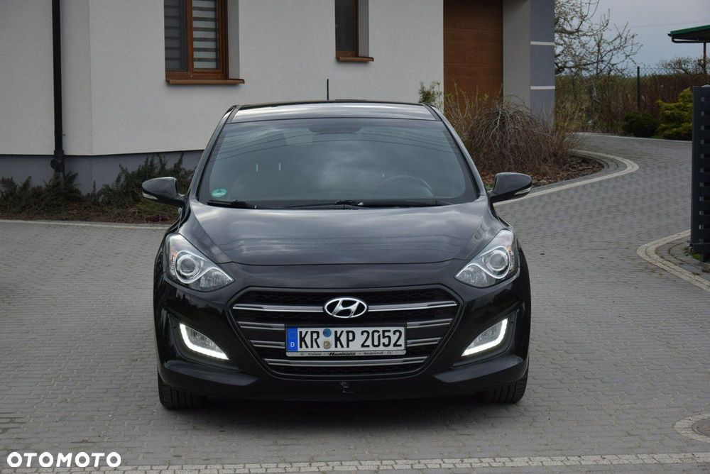 Hyundai i30 blue 1.4 Style - 2