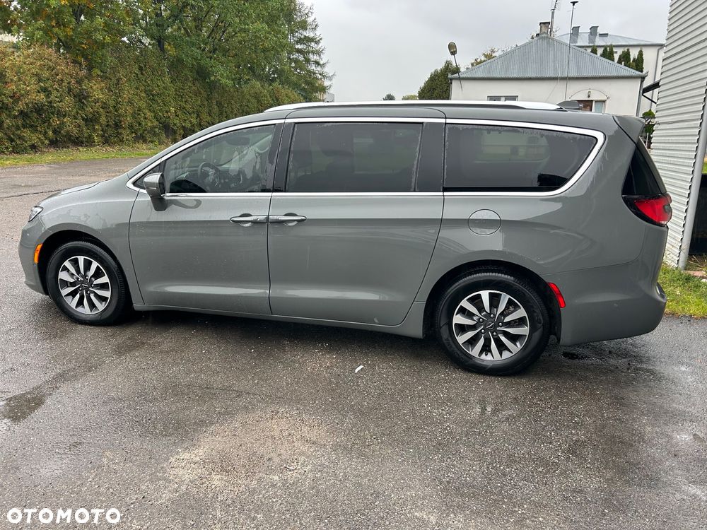Chrysler Pacifica - 8