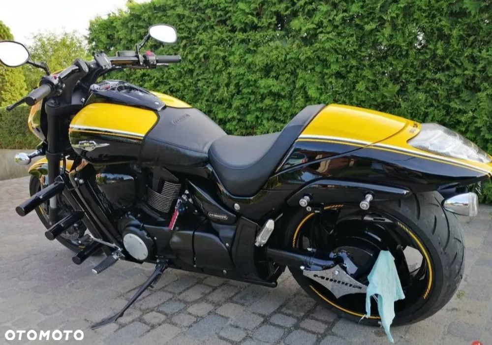 Suzuki Intruder - 2