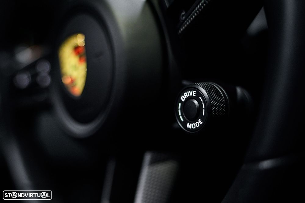 Porsche 911 (992) Targa 4 GTS PDK - 25