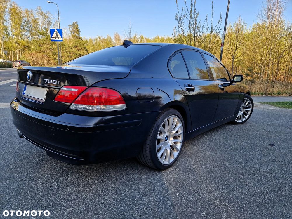 BMW Seria 7 760i - 8