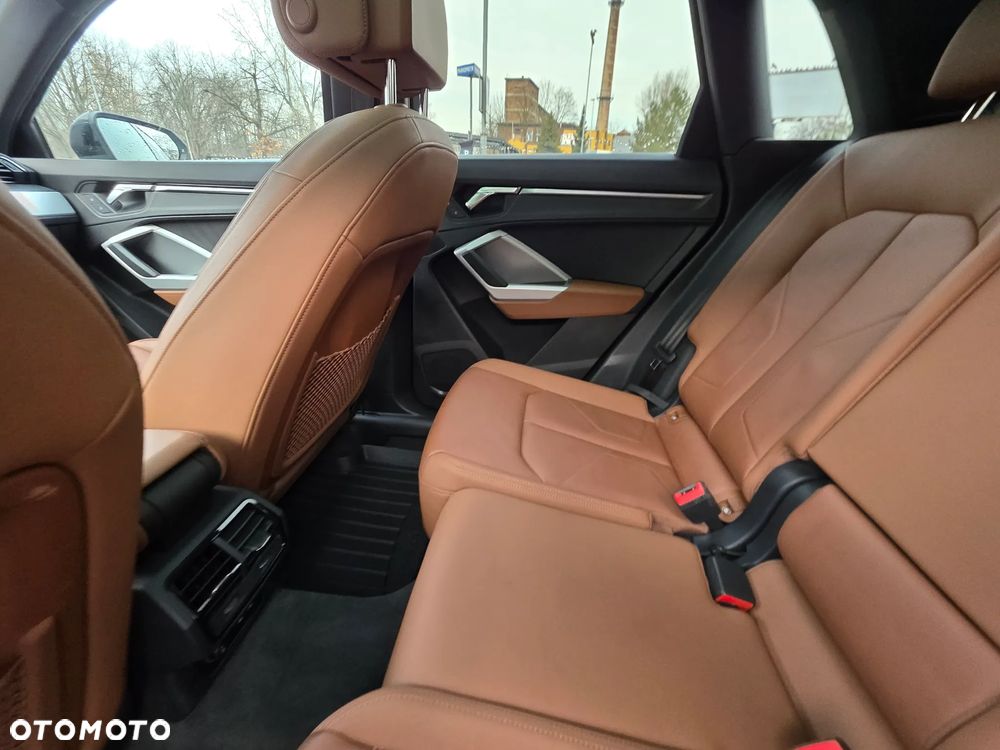 Audi Q3 - 18