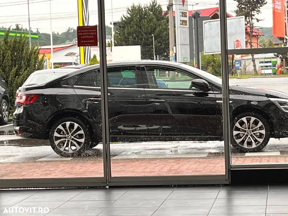 Renault Megane TCE 140 Techno - 7
