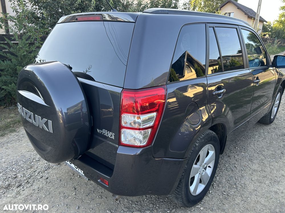 Suzuki Grand Vitara 1.9 DDIS JLX - 3