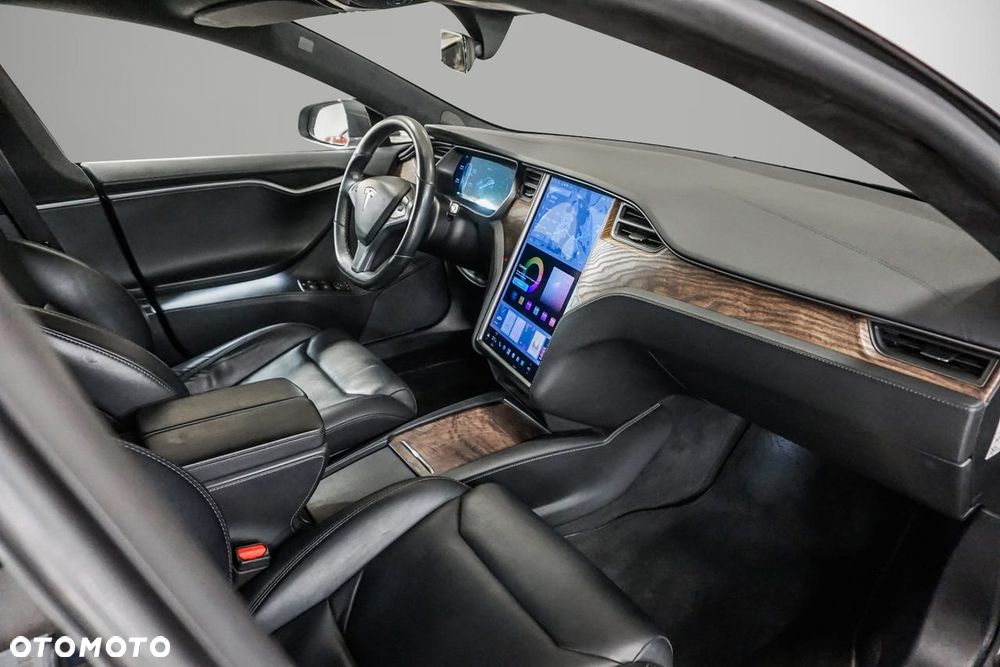 Tesla Model S - 23