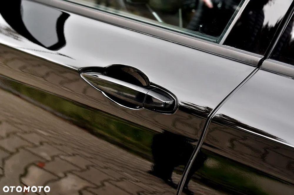 BMW X1 sDrive18d Business Edition - 17