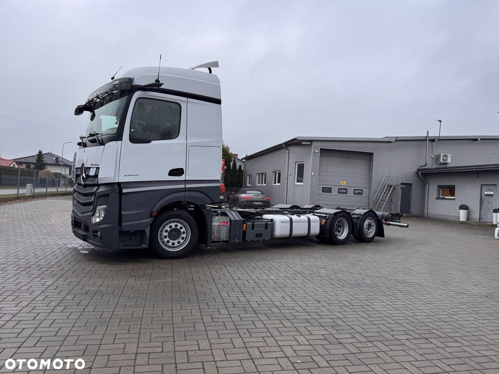 Mercedes-Benz Actros - 18