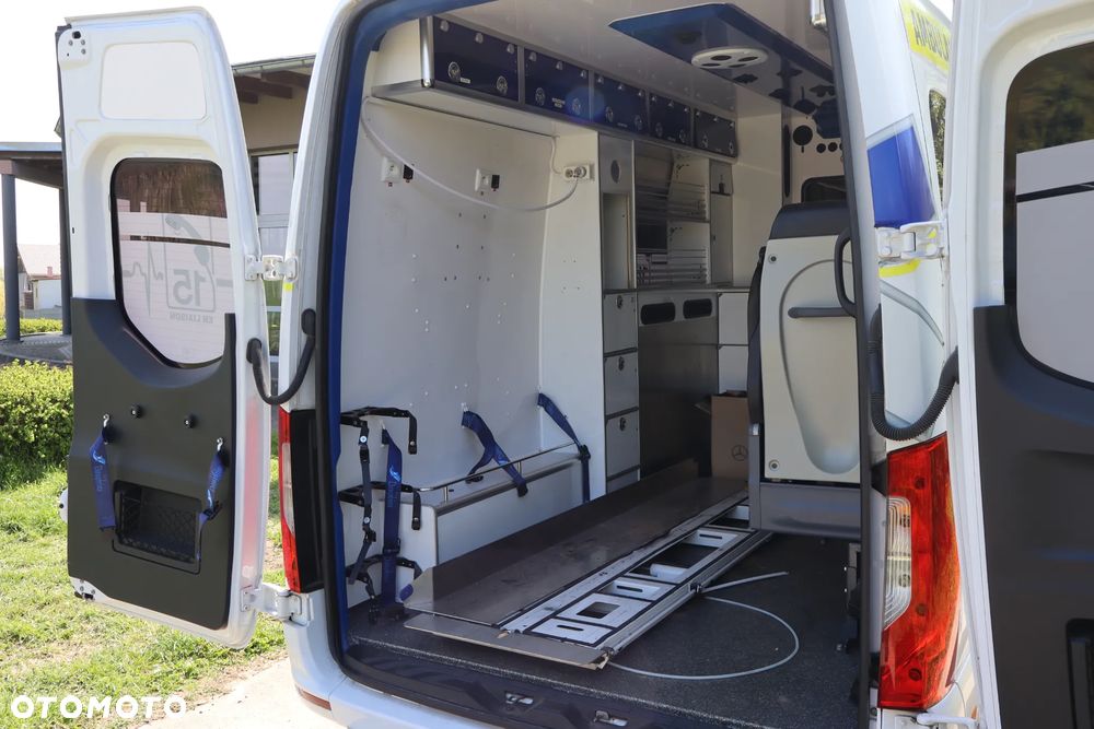 Mercedes-Benz Sprinter 319 - 37
