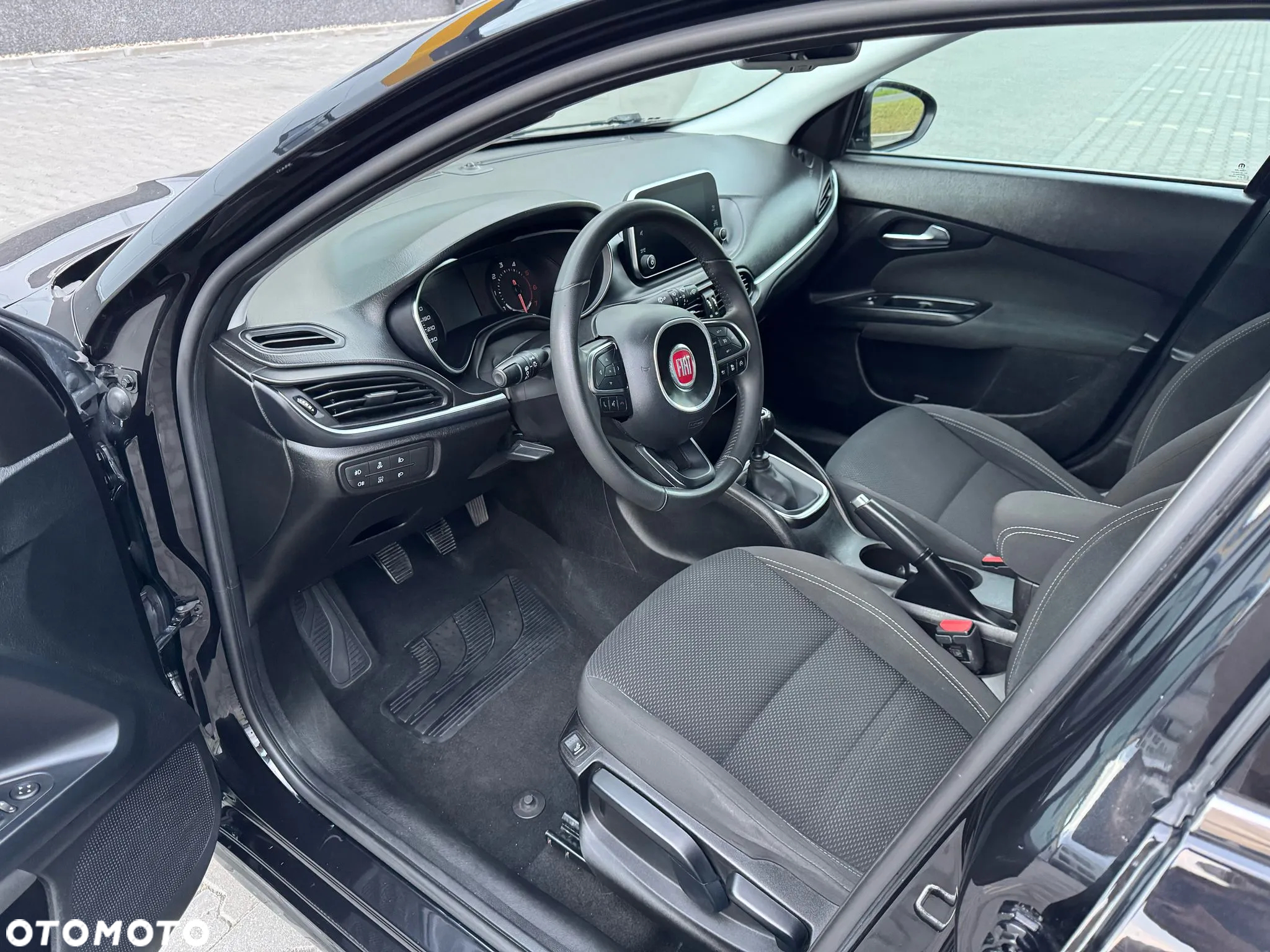 Fiat Tipo 1.6 MultiJet 16v Lounge - 16