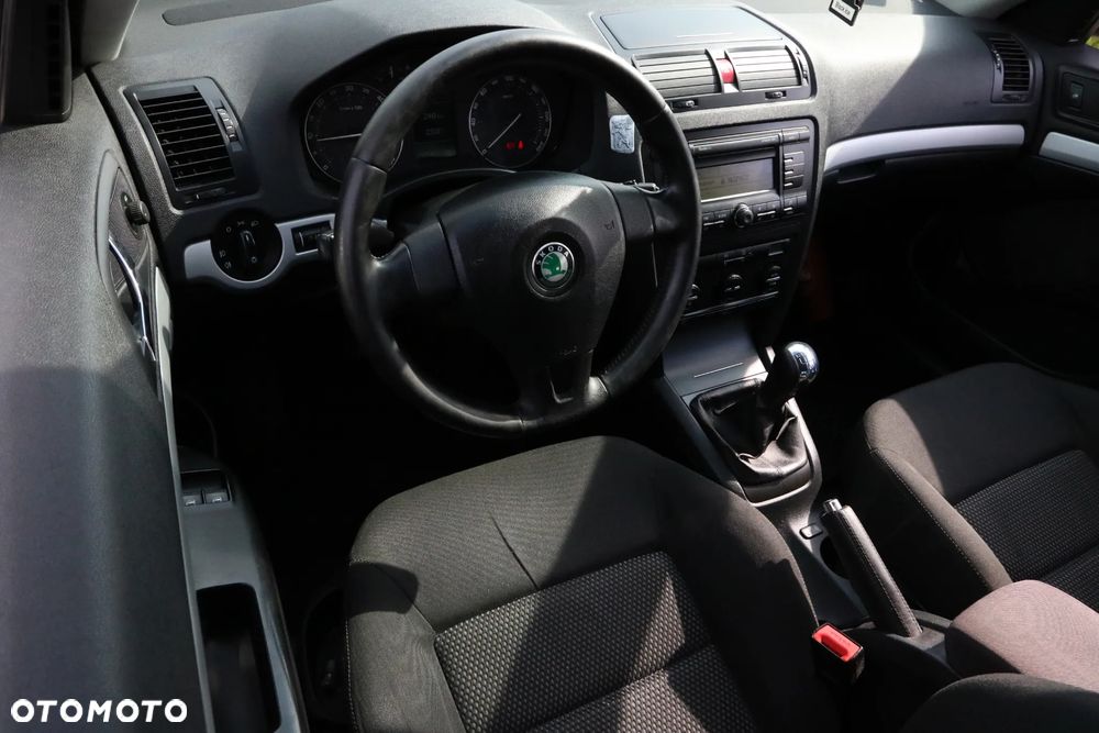 Skoda Octavia 2.0 TDI DPF Elegance - 6