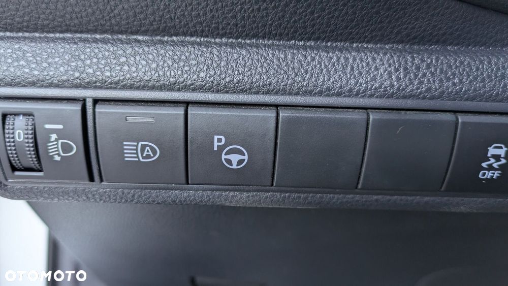 Toyota Corolla 1.8 Hybrid Comfort - 18