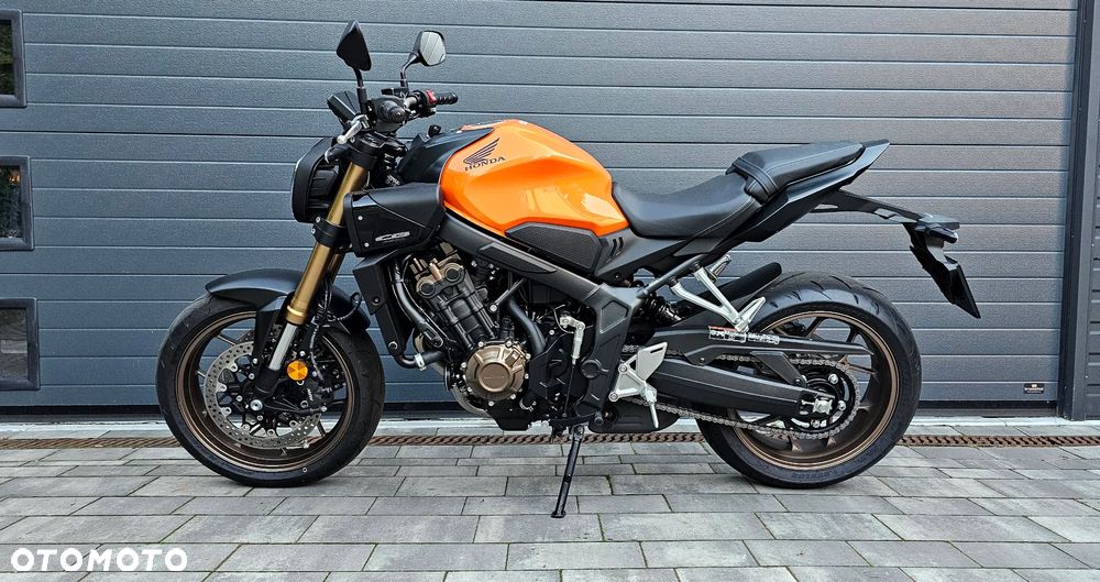 Honda CB - 1
