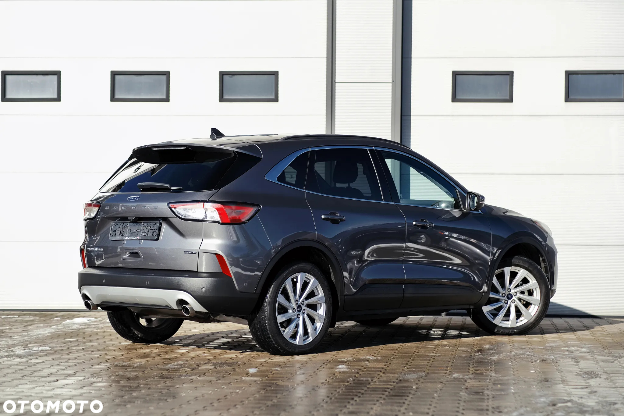 Ford Kuga 2.5 FHEV AWD Titanium - 8