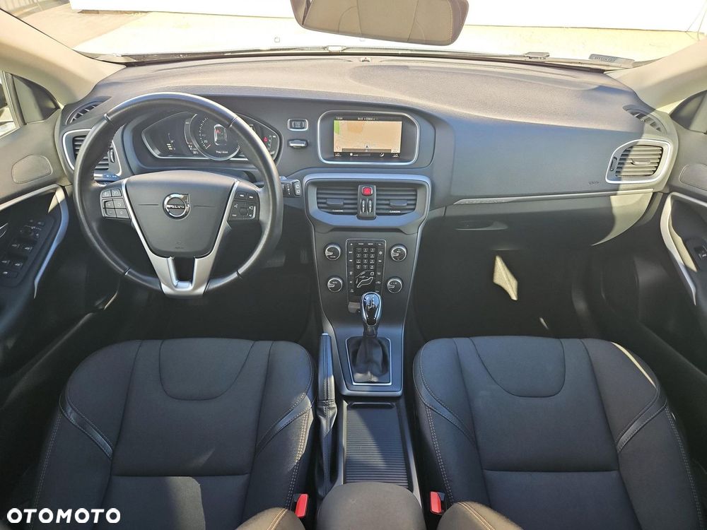 Volvo V40 T3 Drive-E Momentum - 10