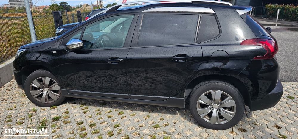 Peugeot 2008 1.2 PureTech Style - 4