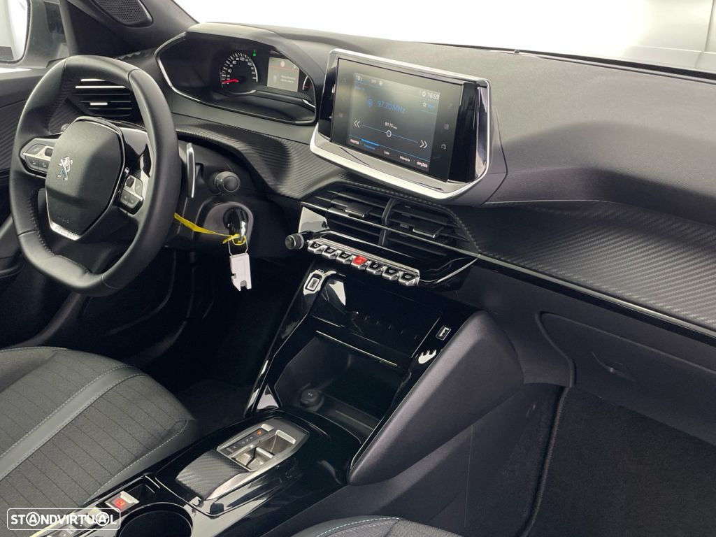 Peugeot 2008 1.5 BlueHDi Allure EAT8 - 24