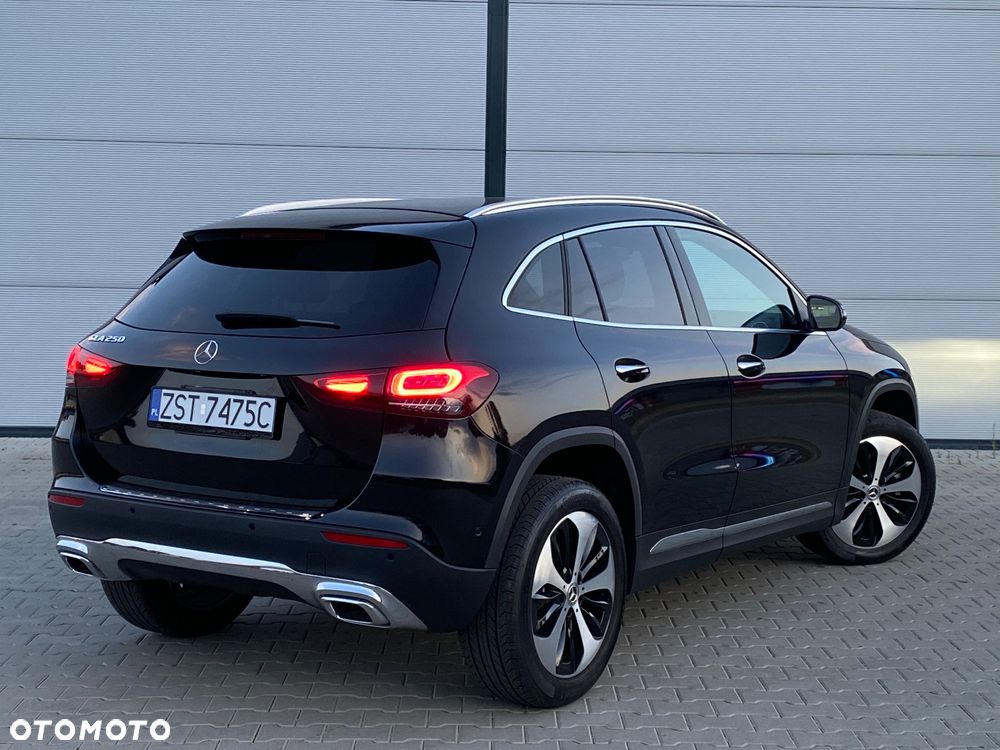 Mercedes-Benz GLA 250 - 23